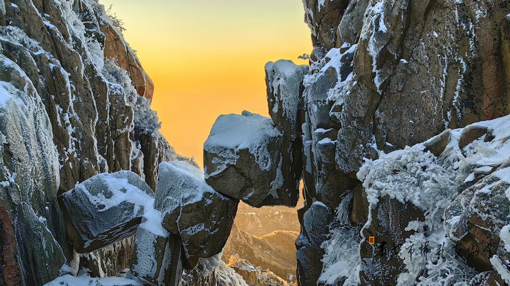 程智勇：极顶天街 雪后泰山如诗如画