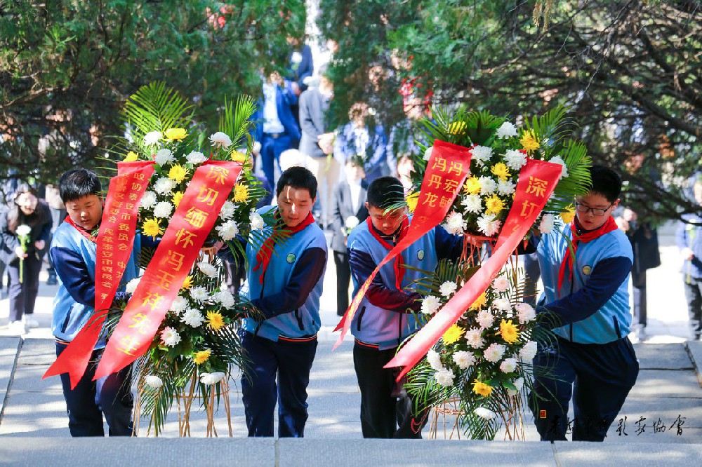 泰安市社会各界为冯玉祥先生扫墓